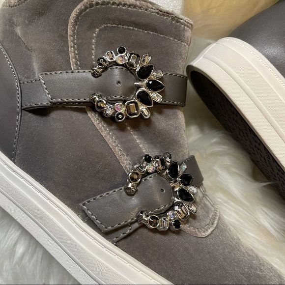 ✨New in Box✨ Nine West Slip on Sneaker - Picture 5 of 5